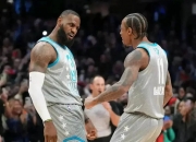 -湖人碾压太阳，德罗赞带队取胜