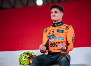 英雄联盟总决赛时间-红牛二队轻取哈斯车队，汉密尔顿状态火热