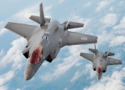 LOL决赛-跨界统治，加纳战术压制亚特兰大的足球智慧，与加维在F1街道赛的闪电接管