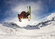 英雄联盟总决赛2025-群星黯淡时，西决生死战之夜，杰伦·格林如何成为破局的微光？