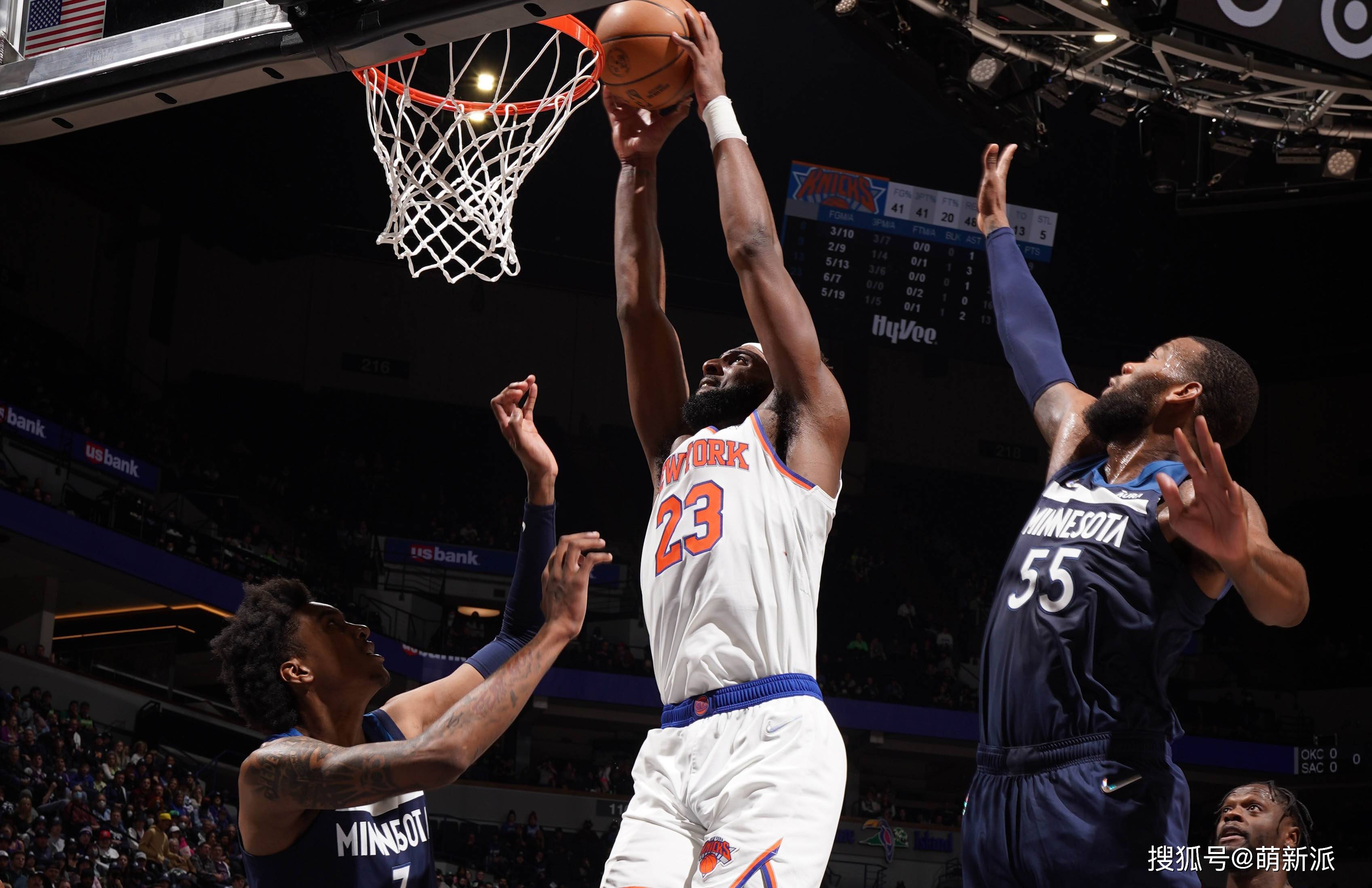 尼克斯击败对手,兰德尔猛砍高分 尼克斯击败对手,兰德尔猛砍高分