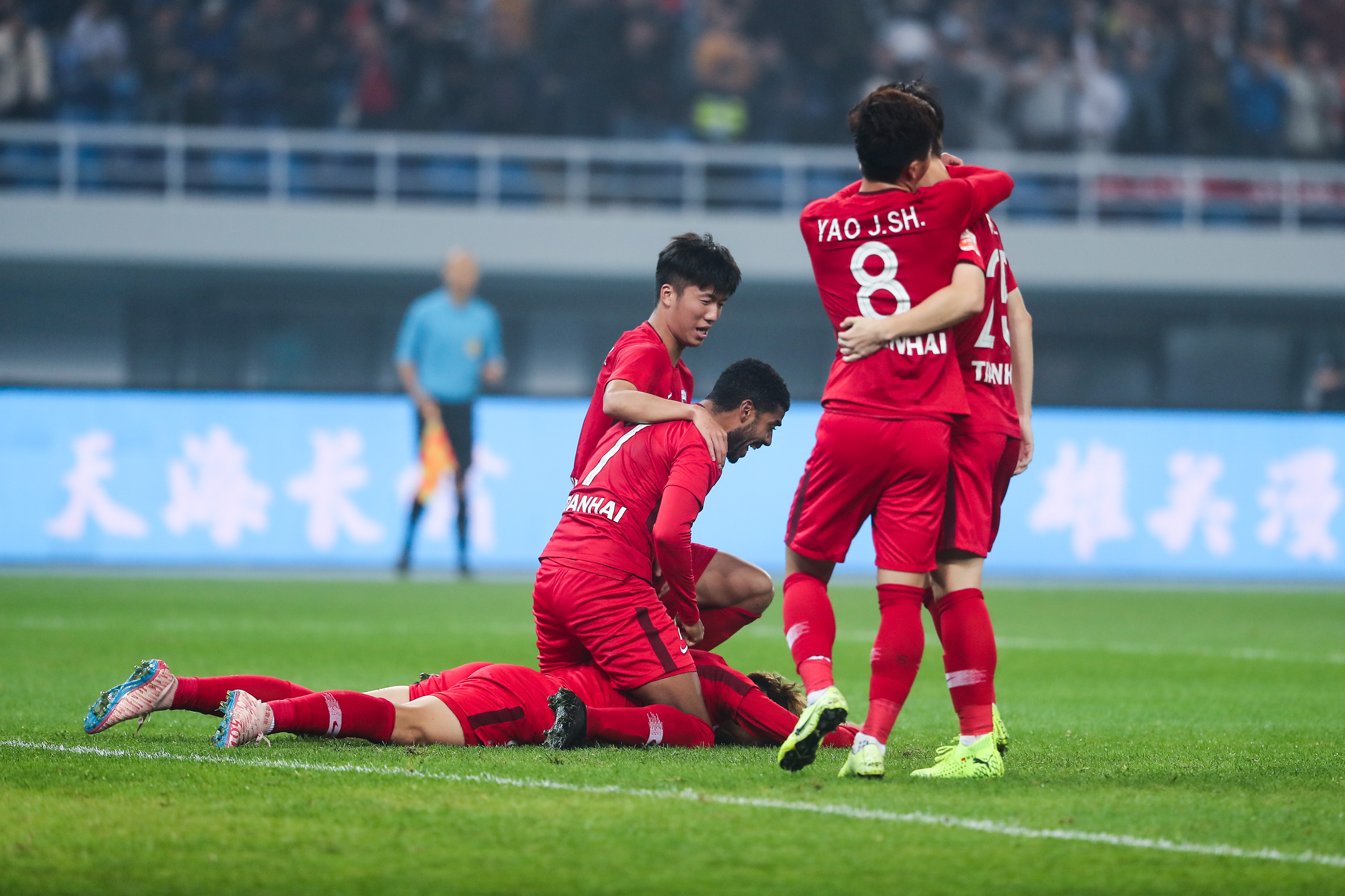 包含天津泰达球员伤停影响显著,中超保级形势岌岌可危的词条 包含天津泰达球员伤停影响显著,中超保级形势岌岌可危的词条