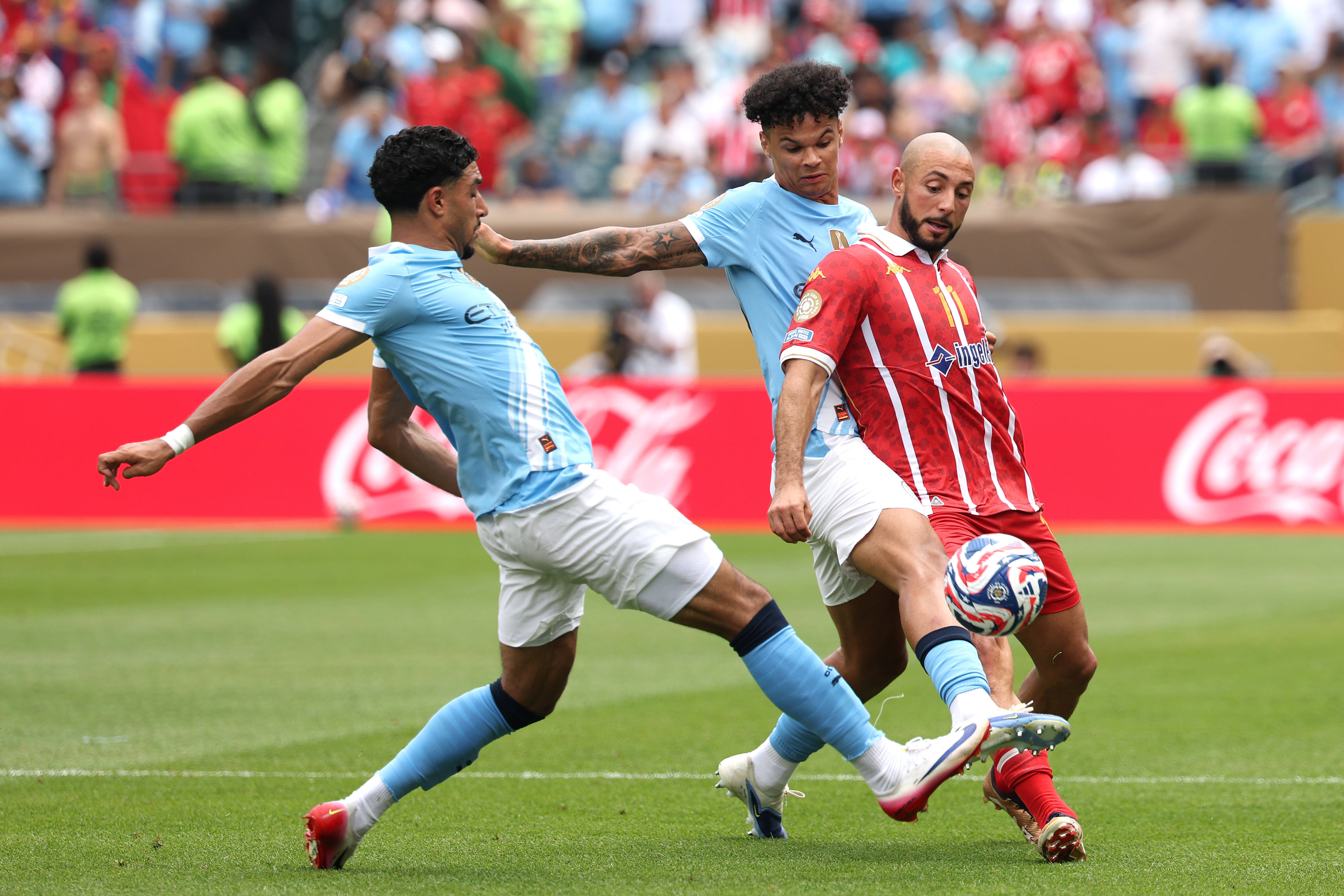 亚洲球员在国际联赛中积极表现 亚洲球员在国际联赛中积极表现