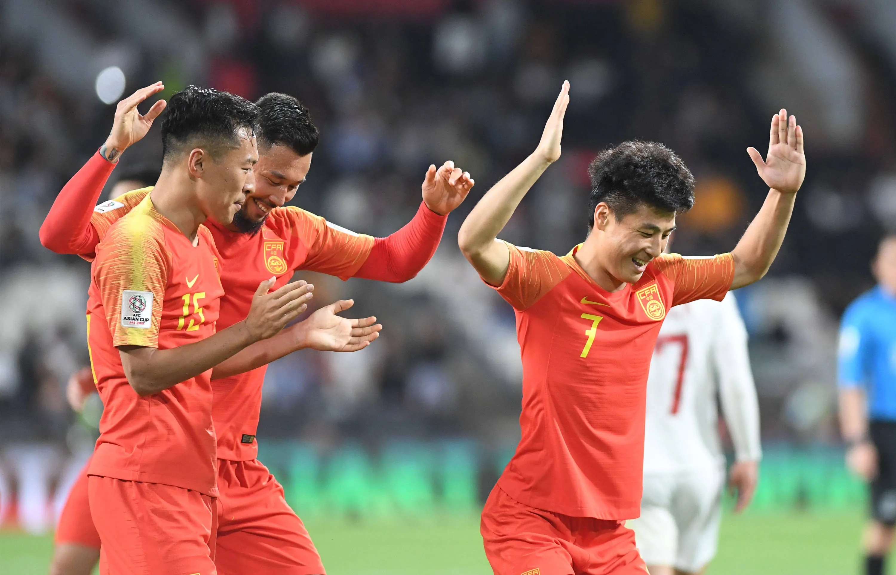 足球实力对决精彩绝伦,国内豪强实力展现持续升温 足球实力对决精彩绝伦,国内豪强实力展现持续升温