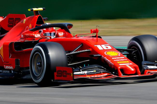 梅赛德斯横扫法拉利,拉塞尔扛起全队 梅赛德斯横扫法拉利,拉塞尔扛起全队