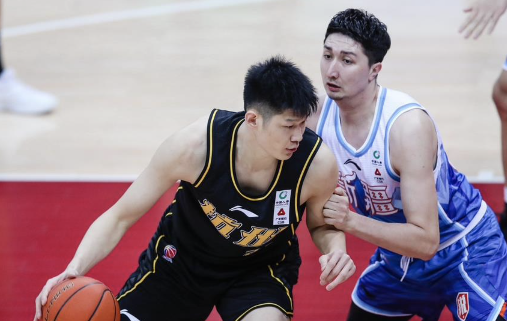 新疆队逆转天津队，胡金秋惊艳四座