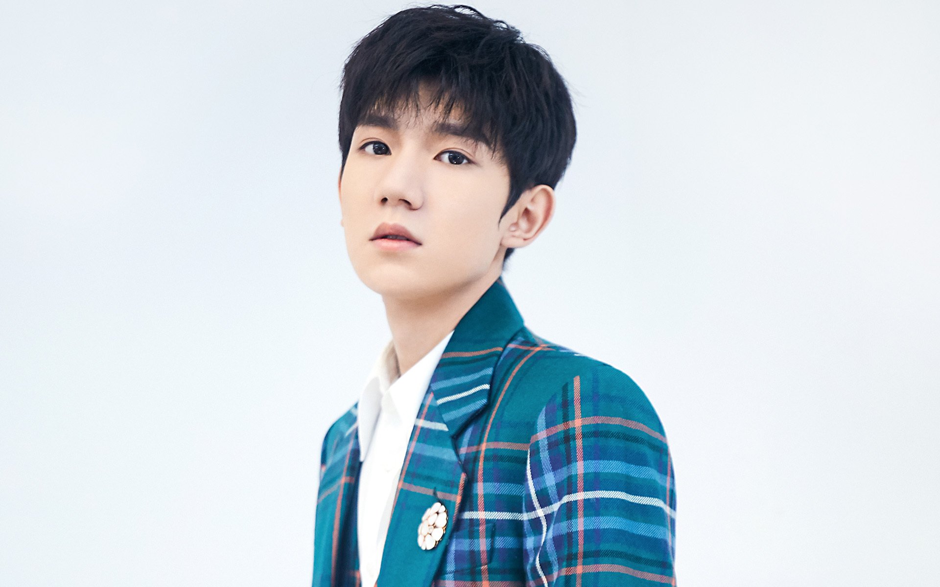 当阿尔及利亚的太阳照进圣马梅斯,德里赫特在后防线上的毕尔巴鄂战役中淬火成钢