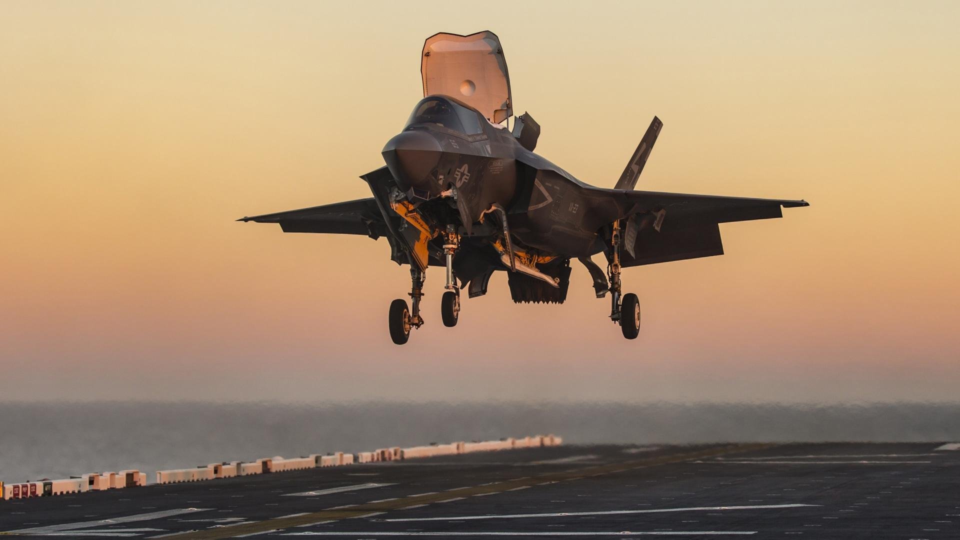 北非雄鹰展翅，南美风暴席卷，阿什拉夫末节神威与厄瓜多尔的团队粉碎战