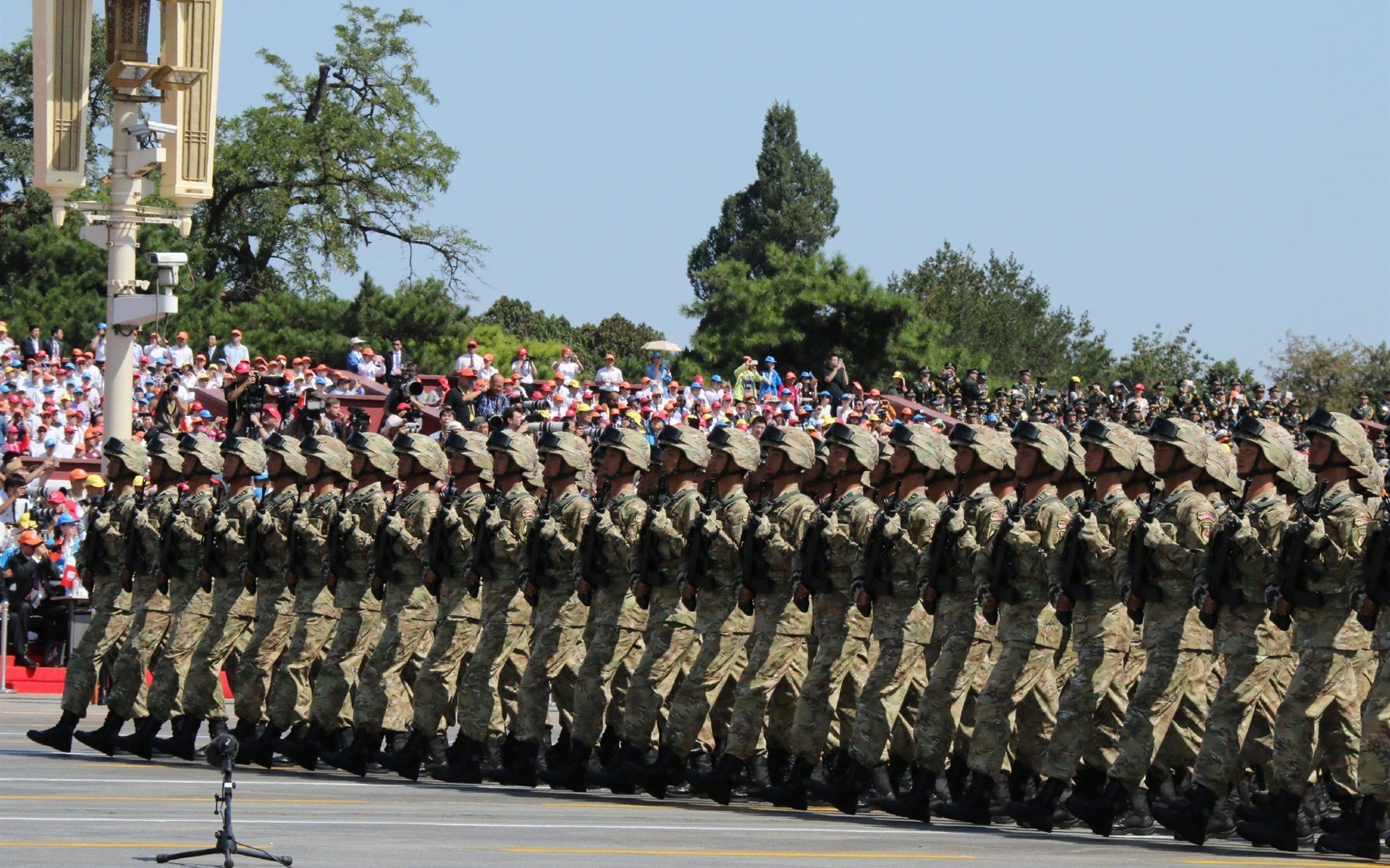 终结悬念！拜仁用连续得分在焦点战撞塌波兰墙